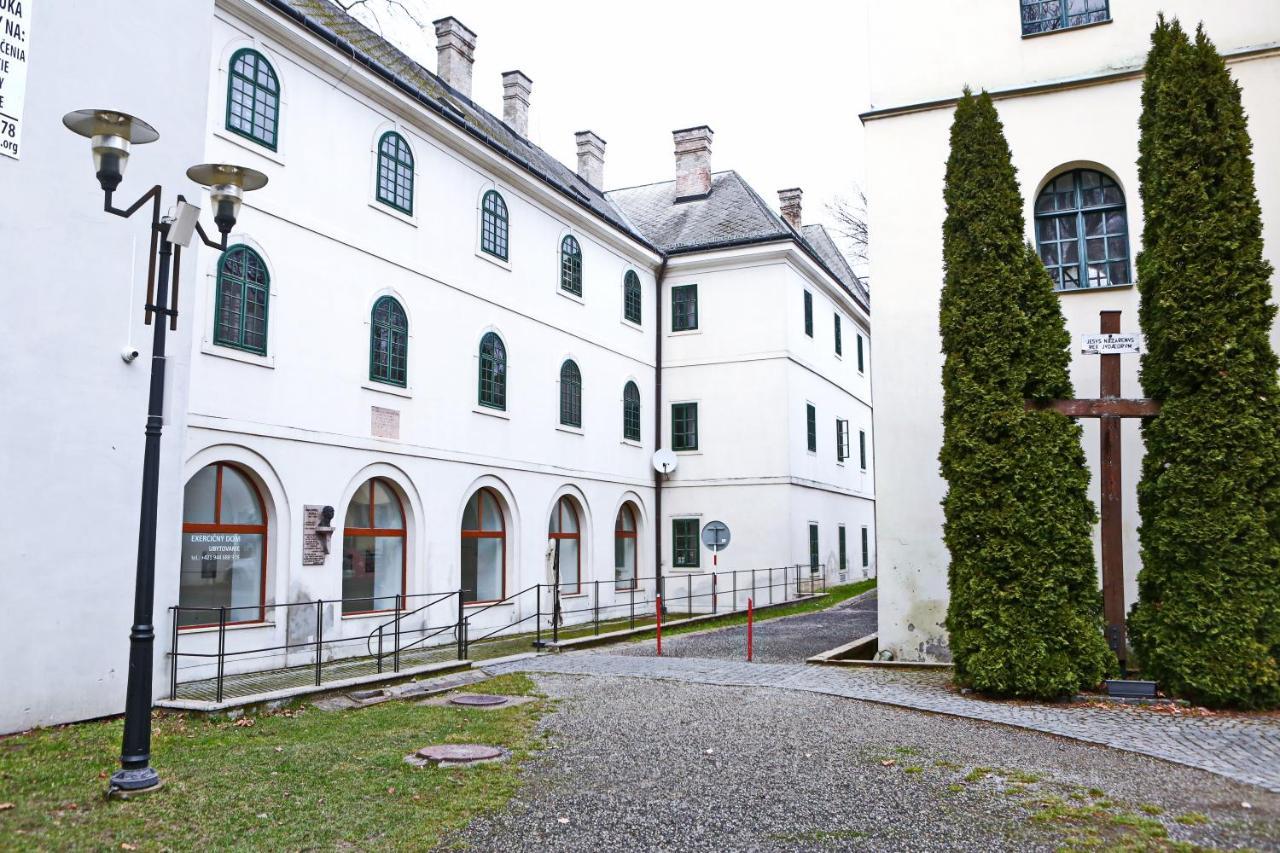 Historicky Putnicky Dom Hotel Marianka Eksteriør billede