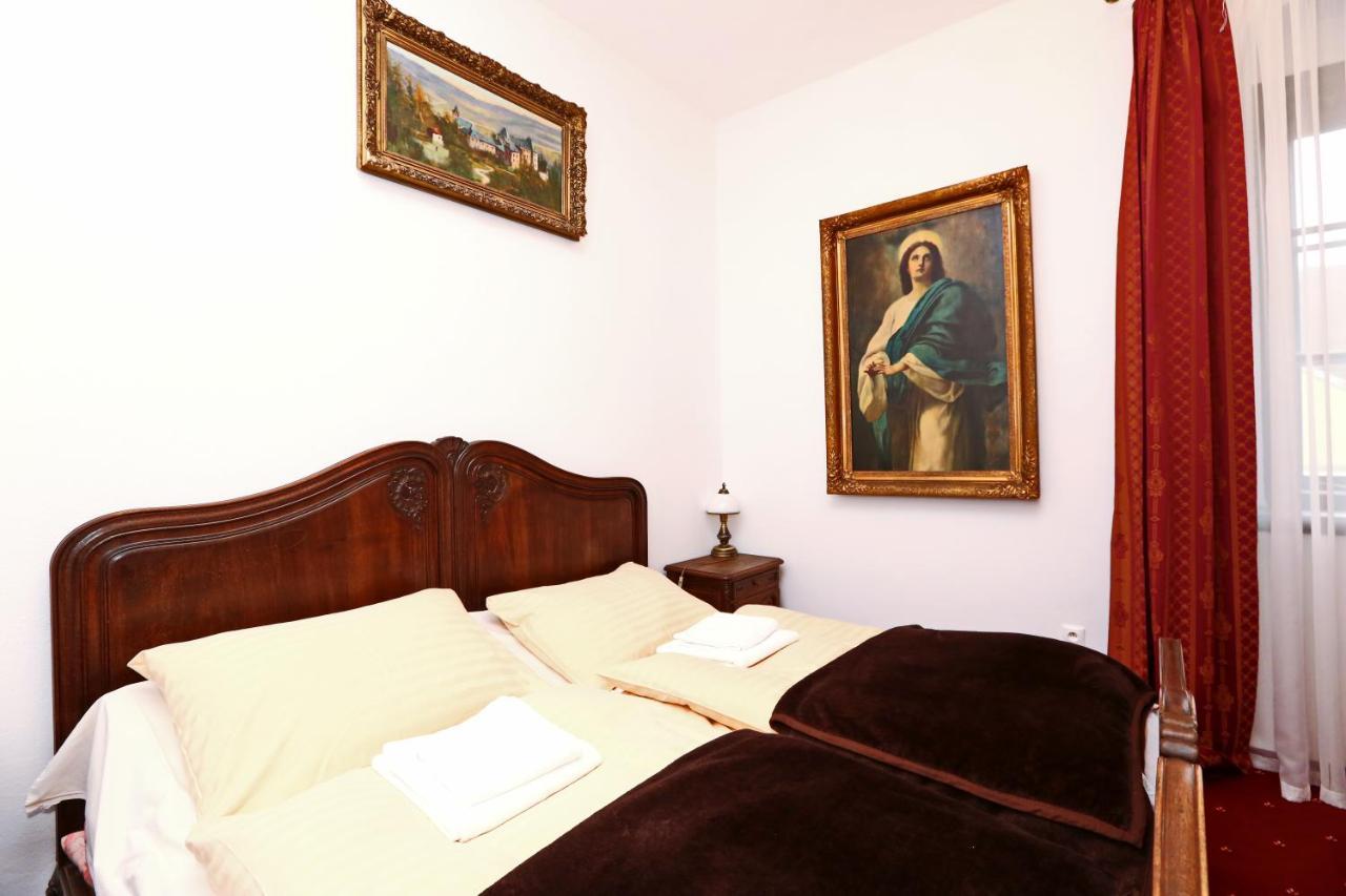 Historicky Putnicky Dom Hotel Marianka Eksteriør billede